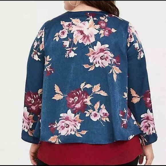 Torrid blue floral satin silky cardigan shawl - Picture 2 of 8